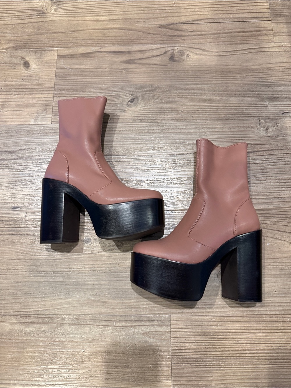 MEXIQUE Jeffrey Campbell Dusty Rose Platform Ankle Boots with Black Sole